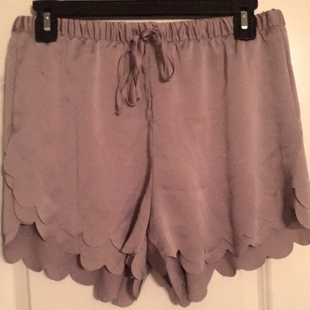 Women’s dressy shorts sz8